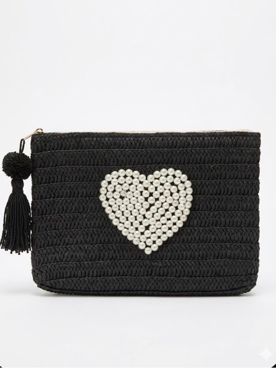 brb Los Angeles Handbags - btb Los Angeles Black Woven Straw Pearl Heart Clutch Bag